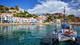 Taxa de climă scumpește vacanțele în Grecia! Cât vor plăti românii pe o noapte de cazare?